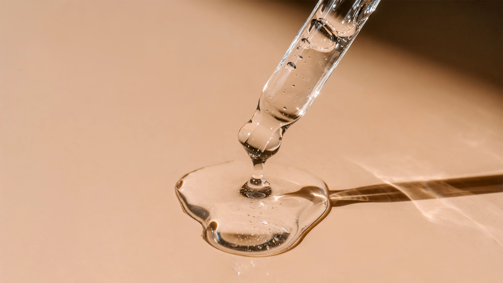 Ein entscheidender Vorteil der Inhaltsstoffreduzierung ist die damit einhergehende statistische Abnahme von Unverträglichkeiten in Form von Allergien und Irritationen. Foto: Marevgenna/Shutterstock