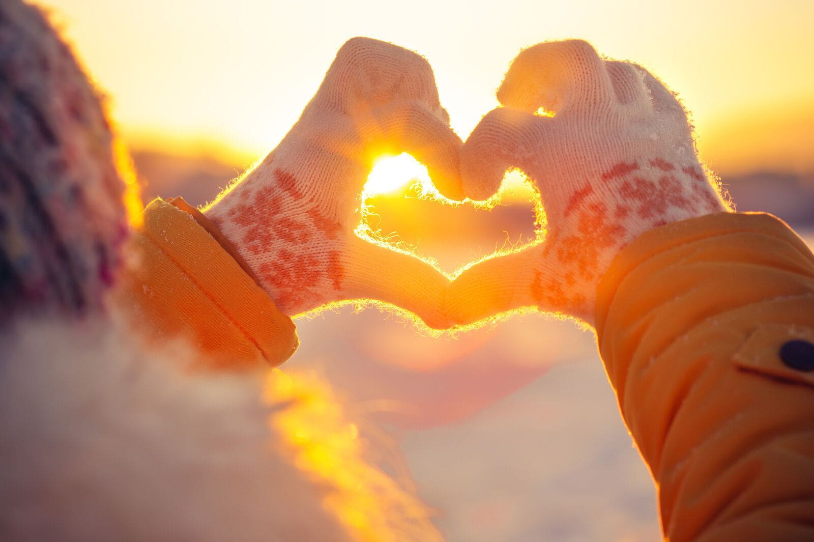 Im Rahmen der empfohlenen Routineuntersuchung bestimmt der Hautarzt das persönliche Risiko und gibt Auskunft über die individuelle Sonnenbelastung. Foto: everst/shutterstock.com
